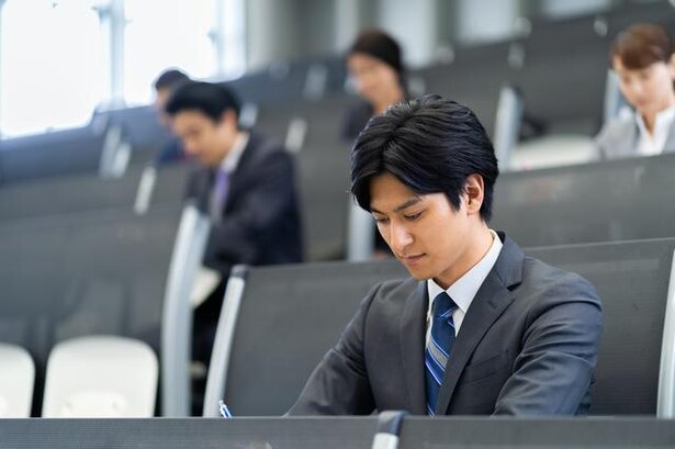 中小企業診断士になるには?養成課程にかかる費用やメリットを解説