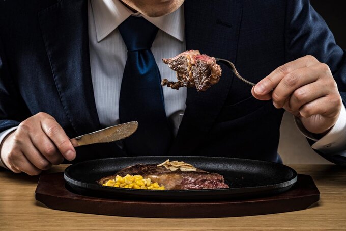「年収がアップする食事」を教えてくれるAIが開発される