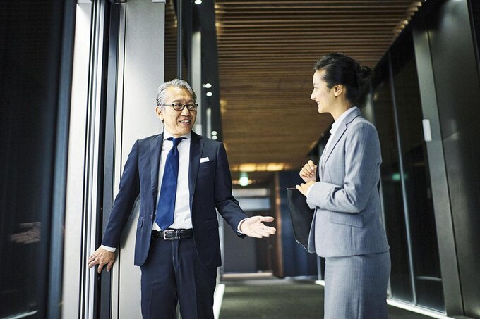 盾扱いに毒味役!? 性差別からはじまったレディーファーストの残念な起源/毎日雑学