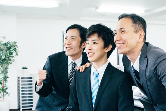 人に注目されていると作業効率アップ!? 社会人必見の「ホーソン効果」