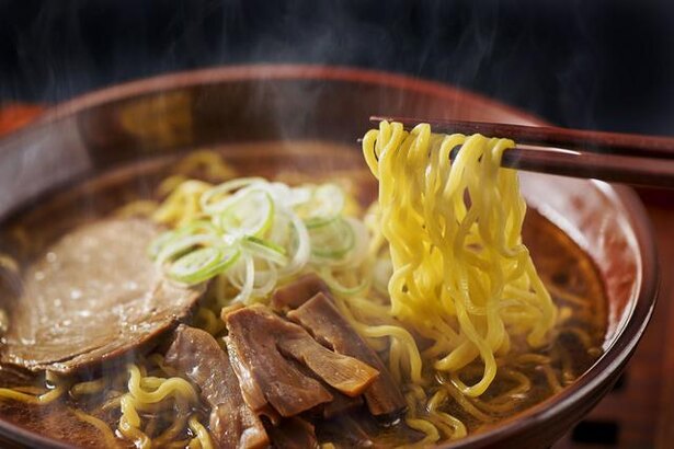 飲酒後の「〆のラーメン」が美味しいのには理由があった! 実は体にもイイ!/毎日雑学