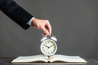 合格率10%前後!事前準備と時間配分が大切