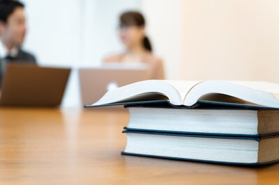 社会人でも合格できる法律専門の国家資格