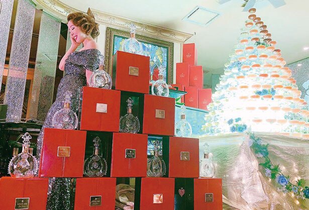 「ルイ13世タワー」円錐14段10本。1250万円。