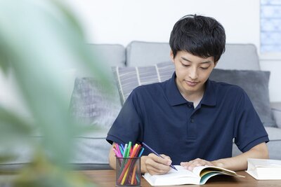 勉強時間は週20時間を目安に工夫して確保を
