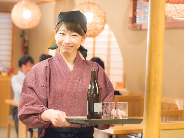 居酒屋やバーでビールを注文すると、ほとんどの店では栓を抜いて提供される。「サービスだから」のほかの理由は?