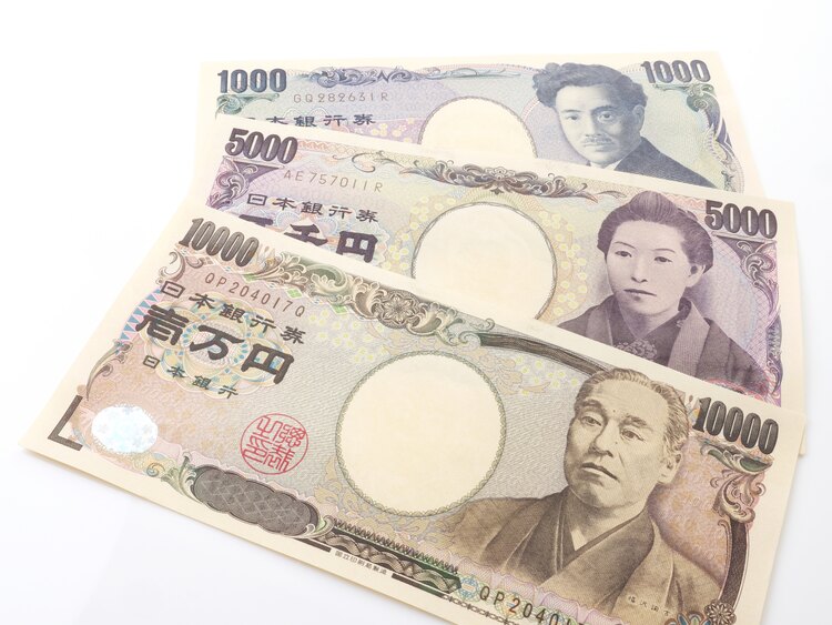 お札の肖像は、誰が決めている?